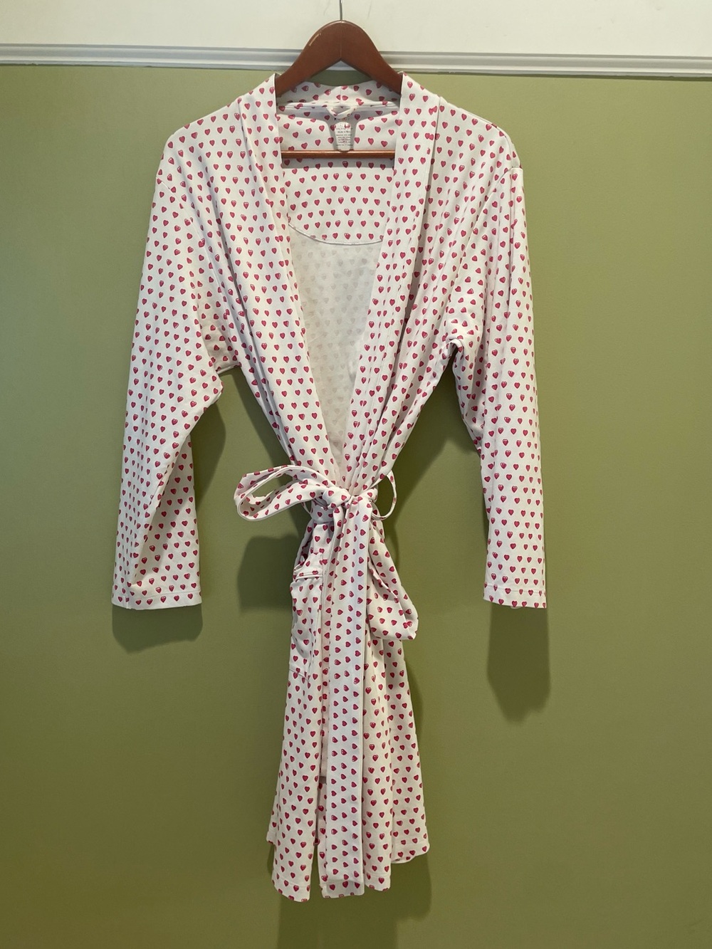 Roller Rabbit White Robe with Pink Heart Print One Size